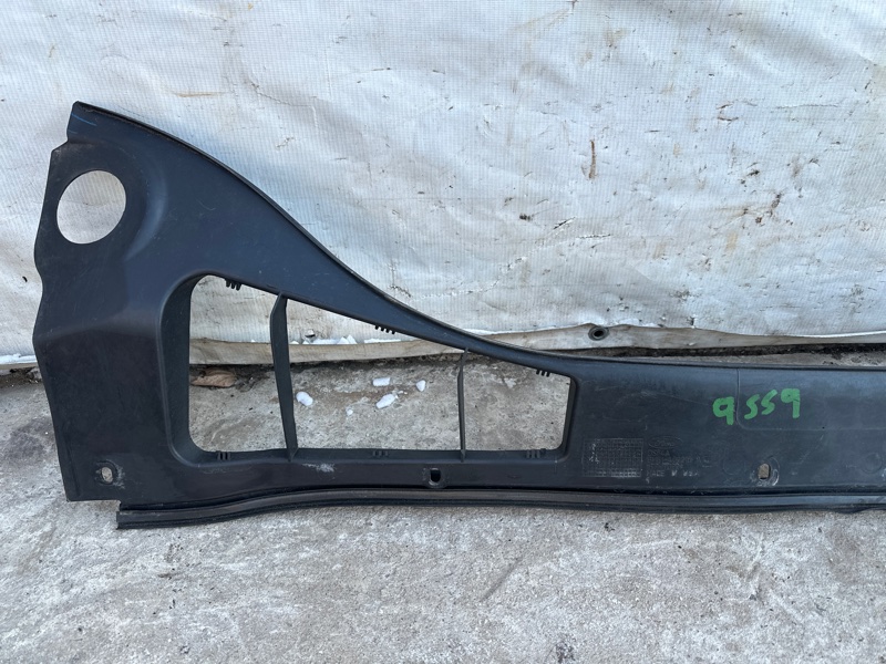 Пластик под лобовое стекло / Жабо FOCUS 10-18 2016 2.0