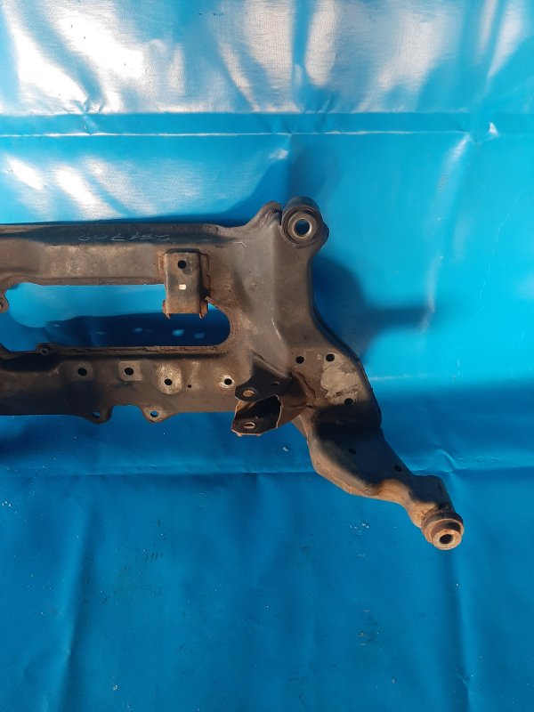 Балка передней подвески NISSAN X-TRAIL T30 01-07