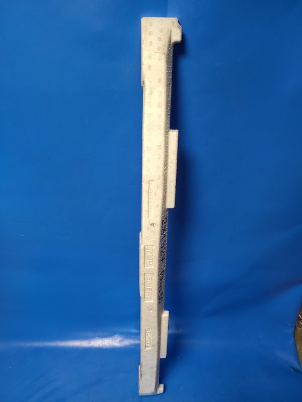 Наполнитель бампера передний передний TOYOTA PRIUS - 30 09-17 52611-47040 Б/У