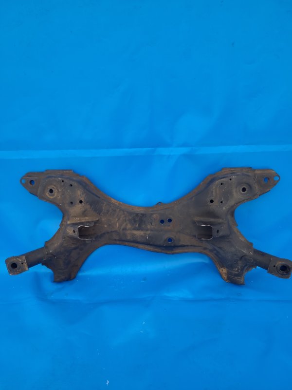 Балка передней подвески RAV4 00-05