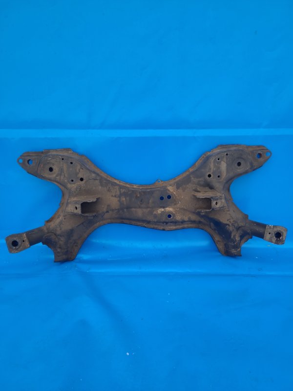 Балка передней подвески RAV4 00-05