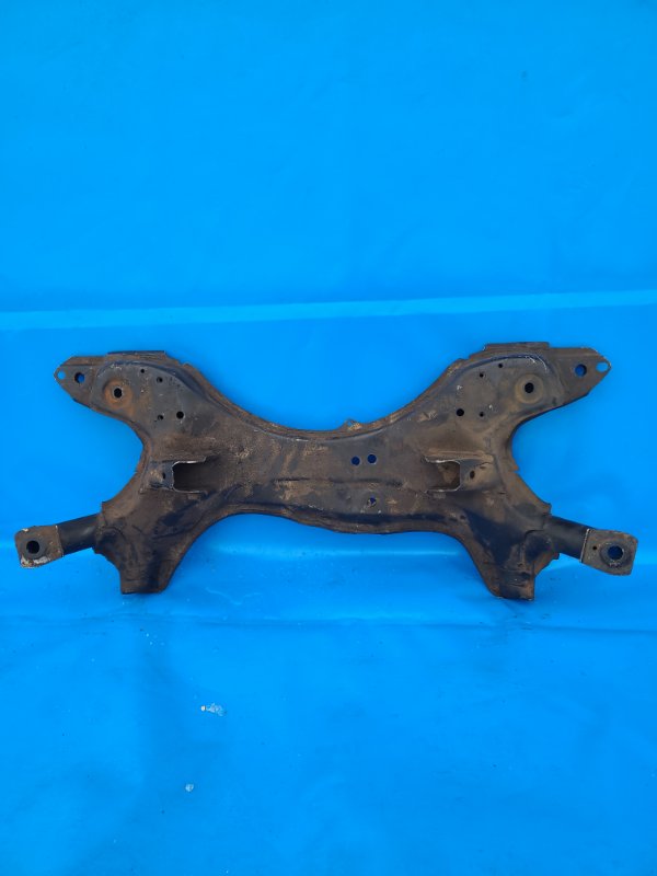 Балка передней подвески RAV4 00-05