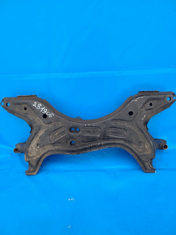 Балка передней подвески TOYOTA RAV4 00-05 51201-42050 Б/У