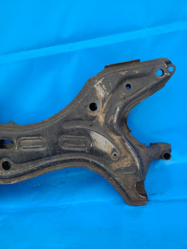 Балка передней подвески TOYOTA RAV4 00-05