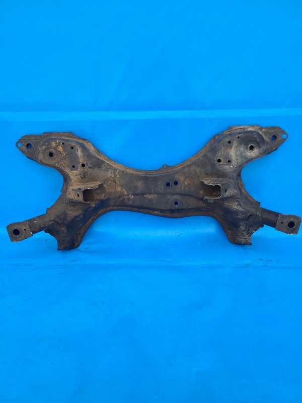 Балка передней подвески RAV4 00-05