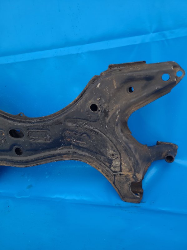 Балка передней подвески TOYOTA RAV4 00-05