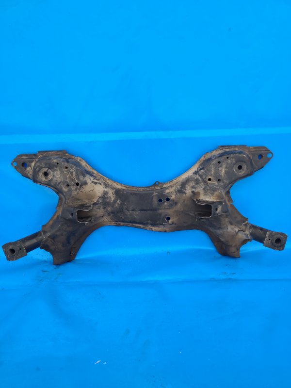 Балка передней подвески RAV4 00-05