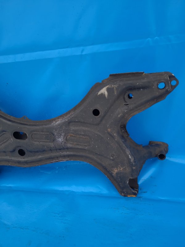 Балка передней подвески TOYOTA RAV4 00-05