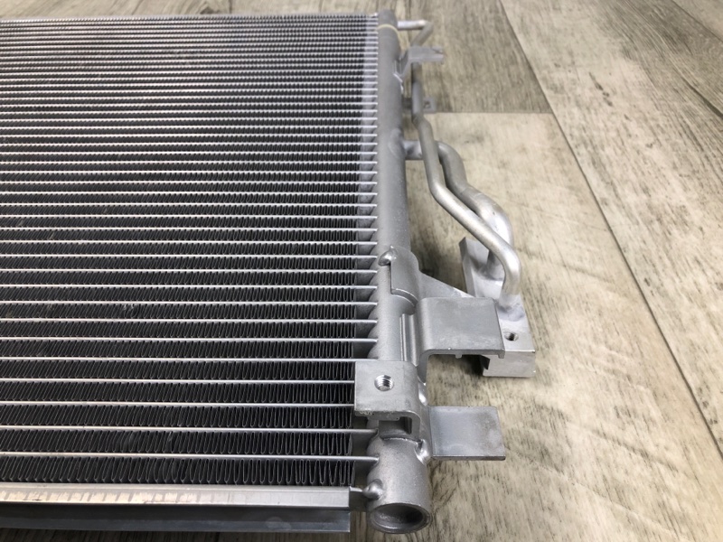 Радиатор кондиционера SORENTO XM 09-14