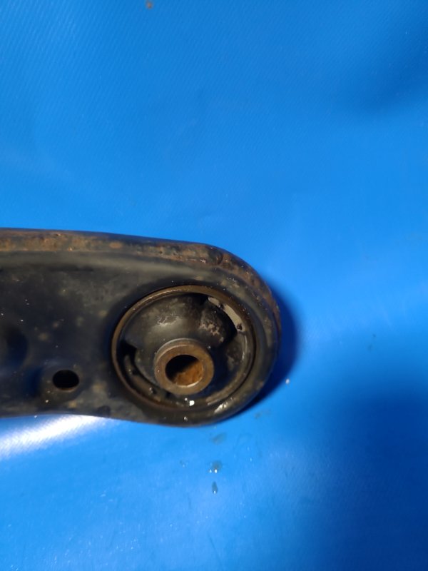 Рычаг передней подвески нижний передний правый TOYOTA PRIUS - 30 09-17