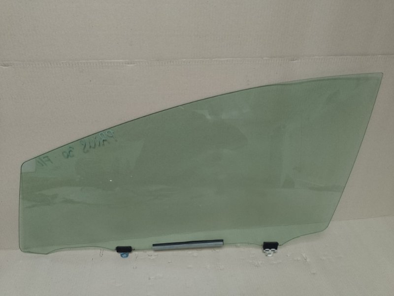 Запчасть стекло двери переднее левое TOYOTA PRIUS - 30 09-17 68102-47072 Б/У Стекло двери переднее левое TOYOTA PRIUS - 30 09-17 68102-47072 Б/У