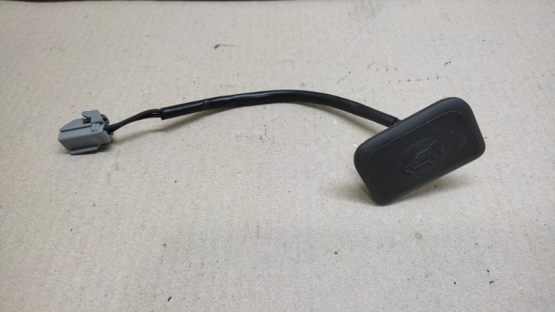 Кнопка закрывания крышки багажника BUICK ENCLAVE 08-12 2008 3.6 LY7 23423750 Б/У