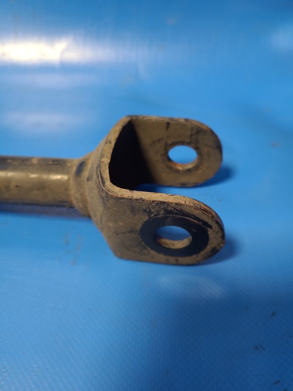 Рычаг задней подвески поперечный задний левый TOYOTA CAMRY 40 06-11 Рычаг задней подвески поперечный задний левый TOYOTA CAMRY 40 06-11