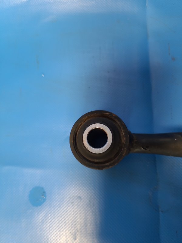 Рычаг задней подвески поперечный TOYOTA CAMRY 20 96-02 Рычаг задней подвески поперечный TOYOTA CAMRY 20 96-02