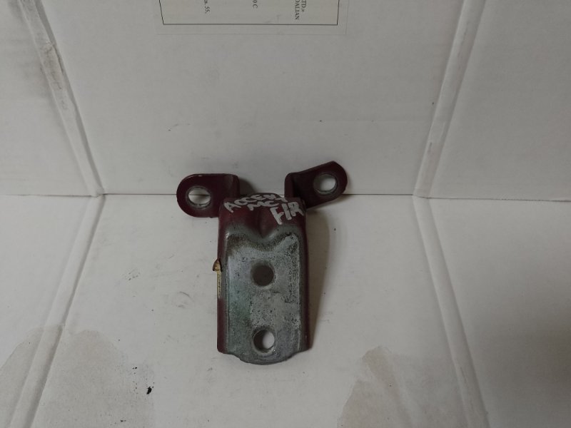 Петля двери нижняя передняя правая ACCENT MC 06-10 Петля двери нижняя передняя правая ACCENT MC 06-10