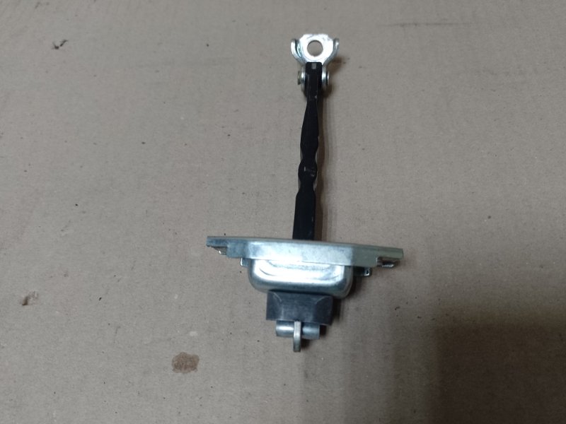 Ограничитель двери передний левый PRIUS C/AQUA 11-14