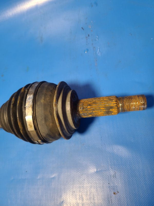 Привод передний правый PRIUS PLUS 11-14 Привод передний правый PRIUS PLUS 11-14