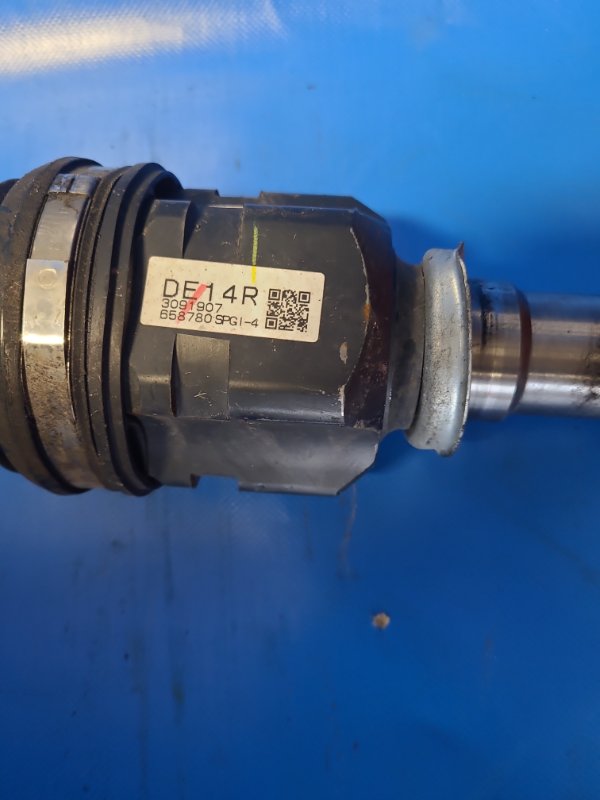 Привод передний правый PRIUS PLUS 11-14 Привод передний правый PRIUS PLUS 11-14