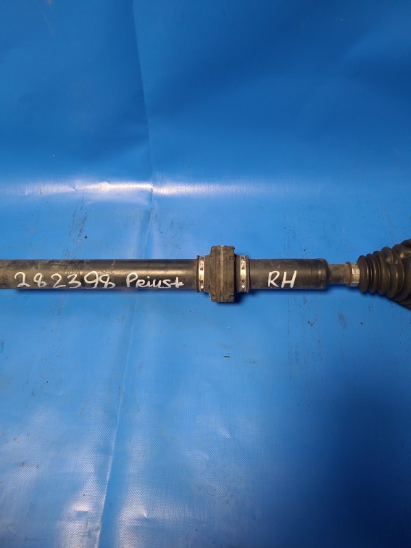 Привод передний правый PRIUS PLUS 11-14 Привод передний правый PRIUS PLUS 11-14