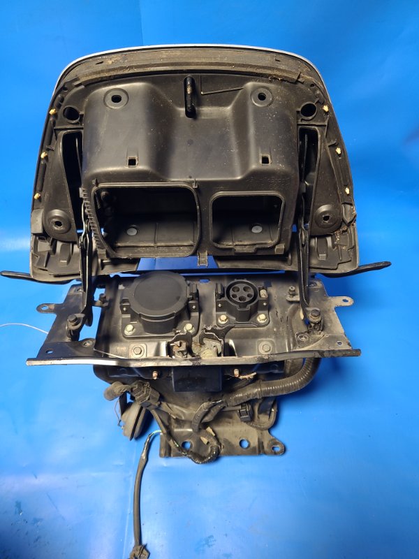 Зарядное гнездо (розетка) LEAF 10-17