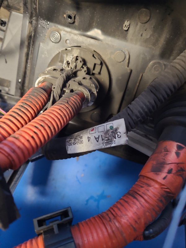 Зарядное гнездо (розетка) LEAF 10-17