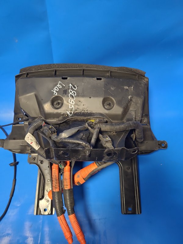 Зарядное гнездо (розетка) LEAF 10-17