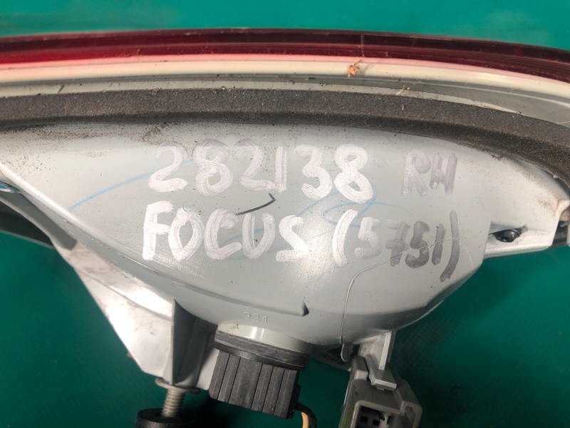 Фонарь внутренний правый FOCUS 10-18 2017 2.0