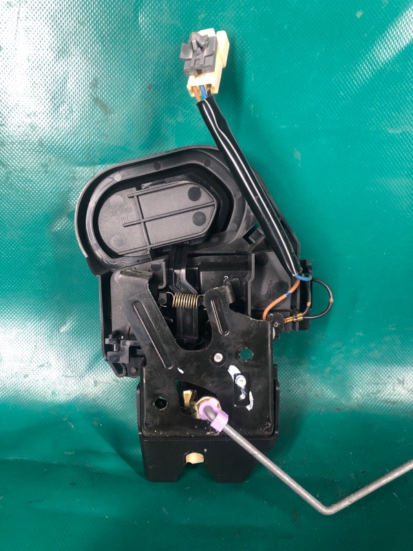 Замок крышки багажника 6 GG 02-07 2003 2.3