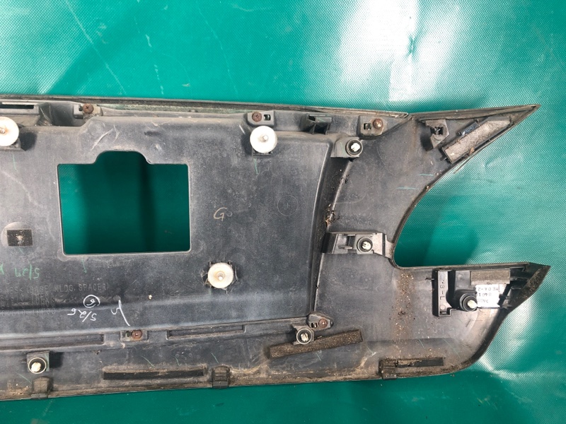 Накладка крышки багажника M25/M37/M56/Q70/M35H 10-16 2010 Седан 3.7 VQ37VHR