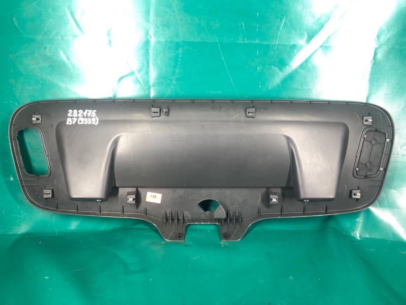 Обшивка крышки багажника PASSAT B7 11-15 11/2011 CBTA 2.5L