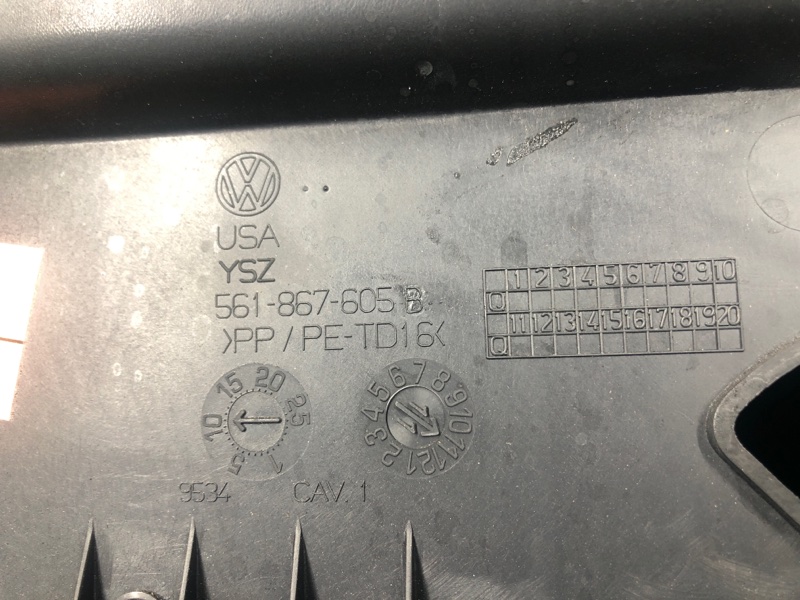 Обшивка крышки багажника PASSAT B7 11-15 11/2011 CBTA 2.5L