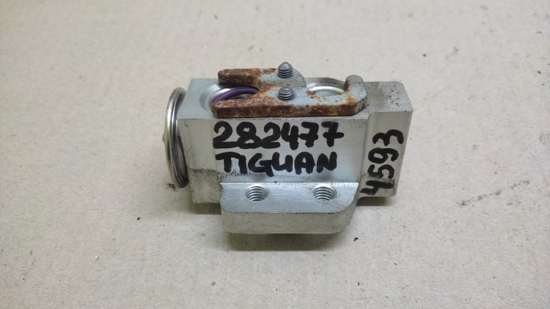 Клапан кондиционера VOLKSWAGEN TIGUAN 08-17 2016 2.0 CCTA 1K0 820 679 Б/У