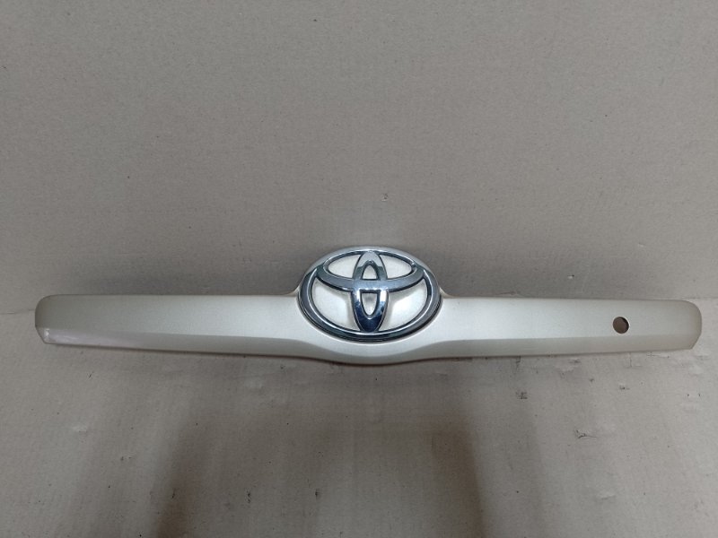 Панель подсветки номера TOYOTA CAMRY 40 06-11 76811-06130-B0 Б/У