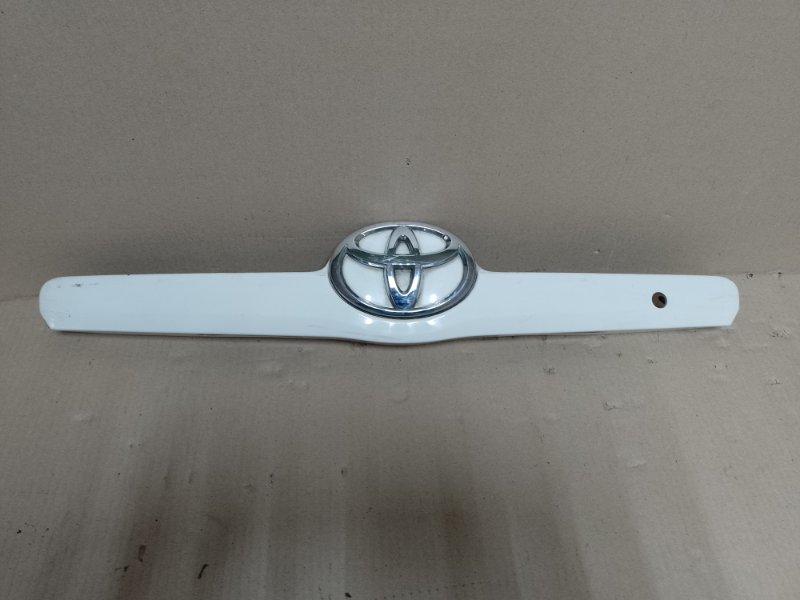 Панель подсветки номера TOYOTA CAMRY 40 06-11 76811-06130-A0 Б/У