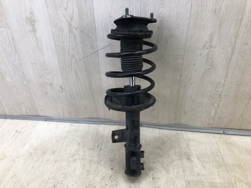 Запчасть амортизатор передний левый HYUNDAI I30 FD 07-12 546512L100 Б/У Амортизатор передний левый HYUNDAI I30 FD 07-12 546512L100 Б/У