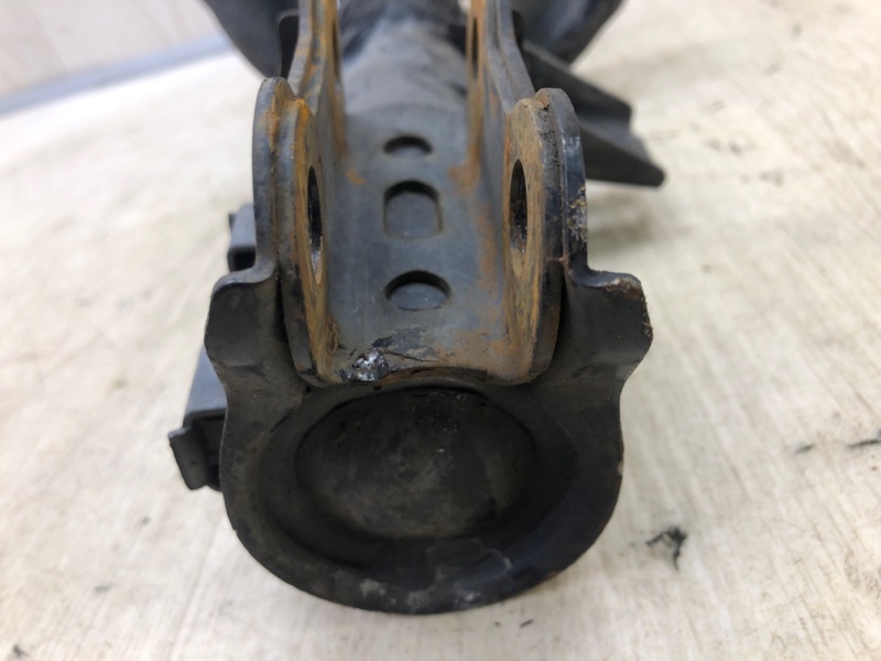 Амортизатор передний левый I30 FD 07-12 Амортизатор передний левый I30 FD 07-12