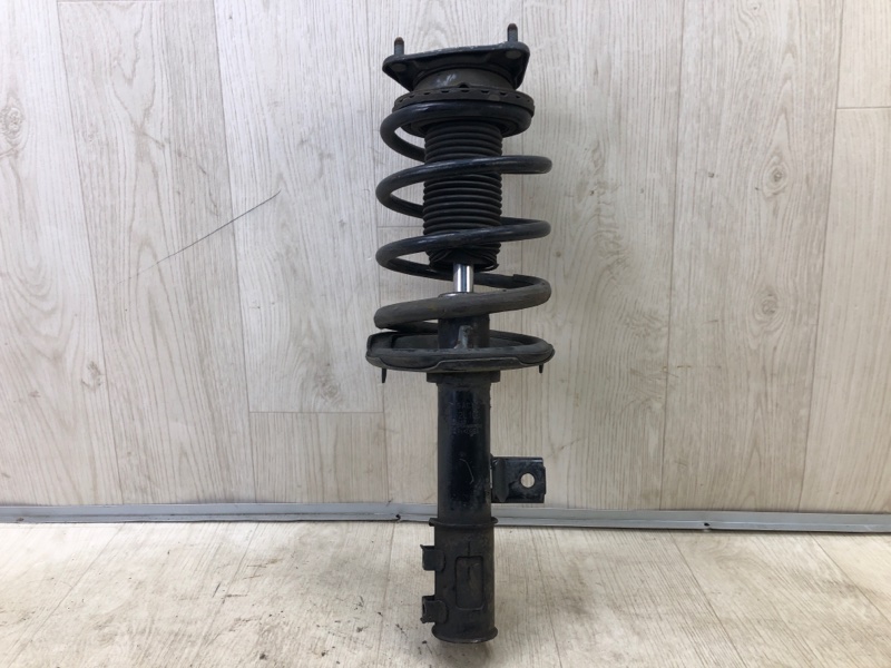 Запчасть амортизатор передний правый HYUNDAI I30 FD 07-12 546612L100 Б/У Амортизатор передний правый HYUNDAI I30 FD 07-12 546612L100 Б/У