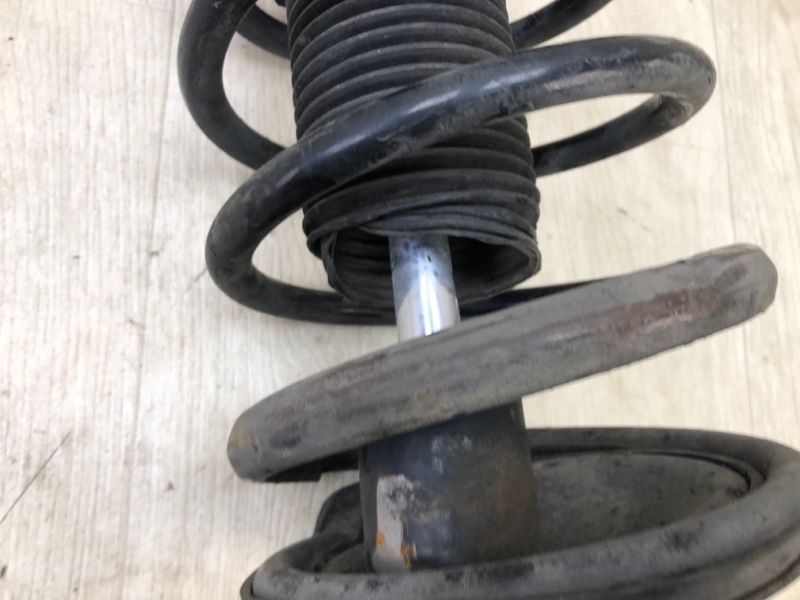 Амортизатор передний правый I30 FD 07-12 Амортизатор передний правый I30 FD 07-12