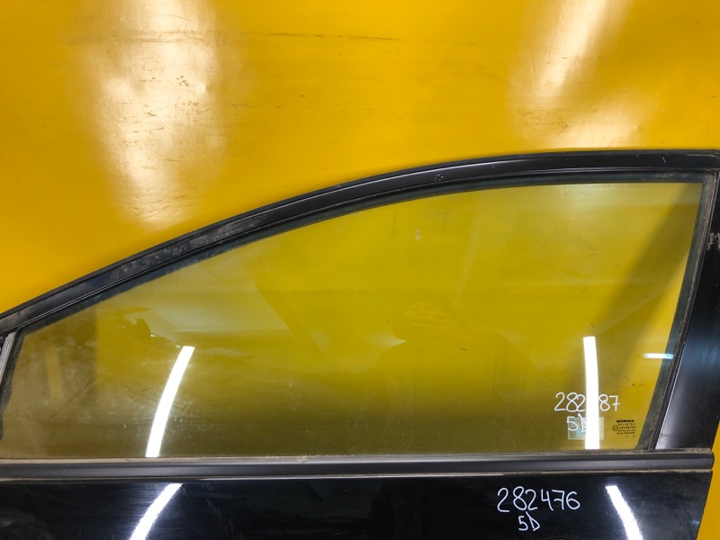 Стекло двери переднее левое HONDA CIVIC 5D 06-11 73350SMGE00 Б/У