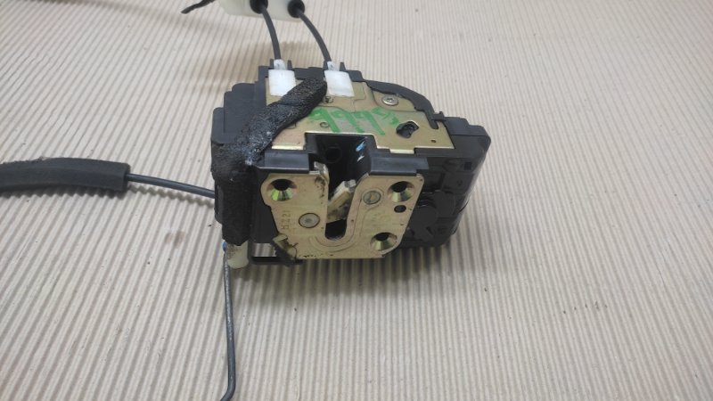 Замок двери передний левый MURANO Z50 02-07 2005 3.5 VQ35DE Замок двери передний левый MURANO Z50 02-07 2005 3.5 VQ35DE