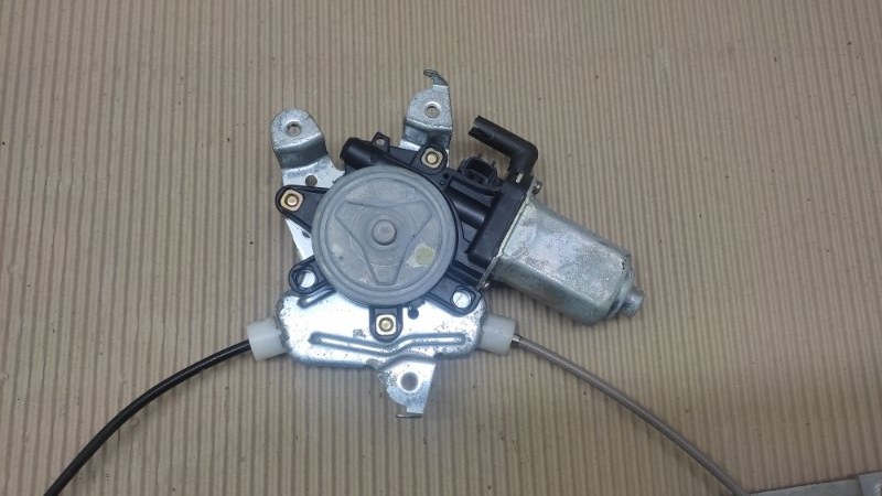 Стеклоподъемник задний правый MURANO Z50 02-07 2005 3.5 VQ35DE