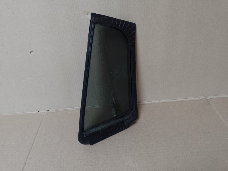 Стекло двери глухое заднее правое LEAF 10-17