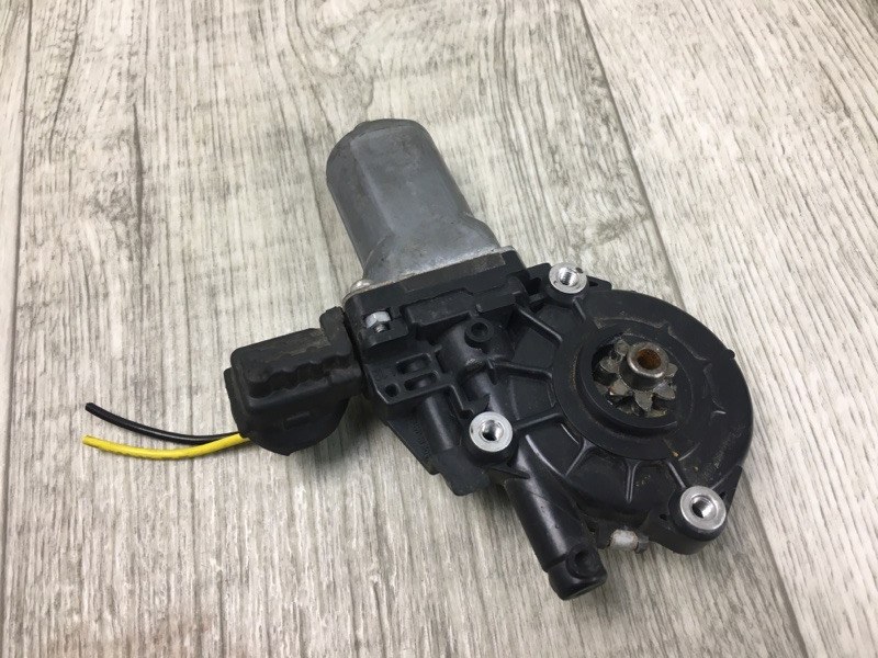 Моторчик стеклоподъемника задний правый TOYOTA CAMRY 40 06-11 85720-35140 Б/У