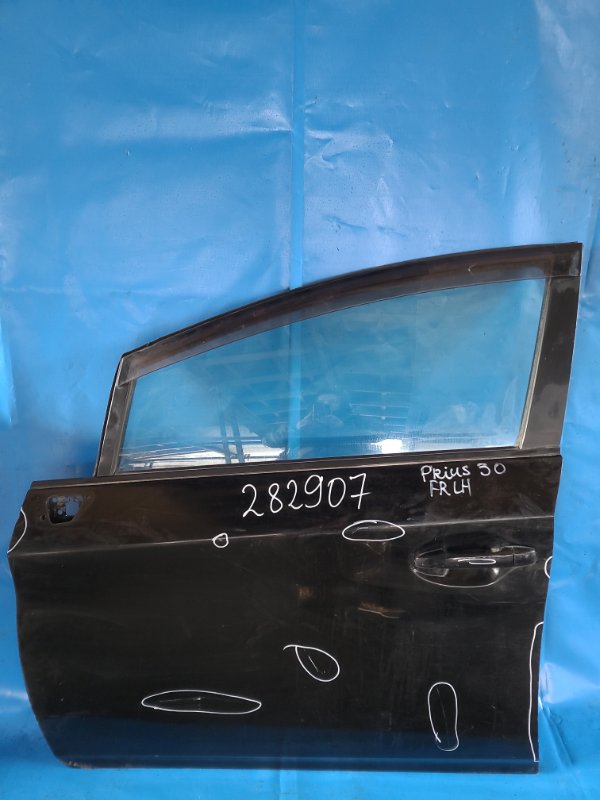 Дверь передняя левая TOYOTA PRIUS - 30 09-17 67002-47070 Б/У