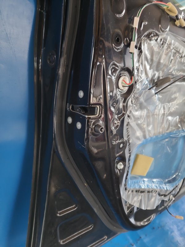 Дверь передняя левая PRIUS - 30 09-17