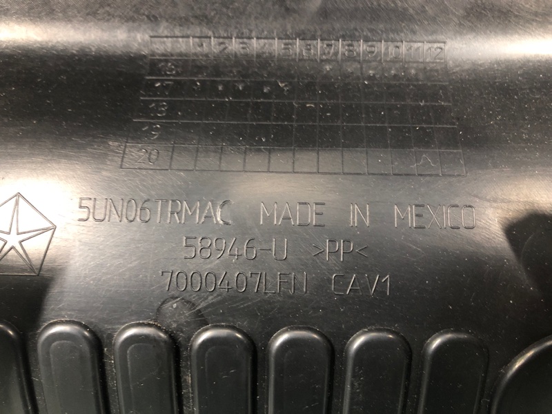 Обшивка крышки багажника COMPASS 17-21 2017 2.4 ED6