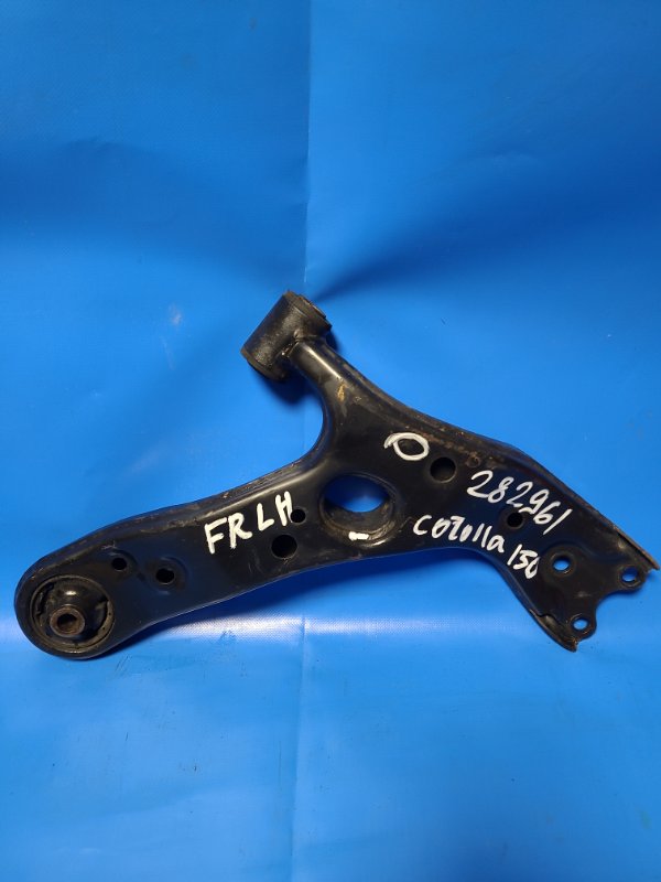 Рычаг передней подвески нижний левый TOYOTA COROLLA 150 06-13 48069-12300 Б/У