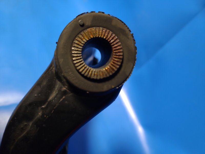 Рычаг передней подвески нижний левый TOYOTA COROLLA 150 06-13