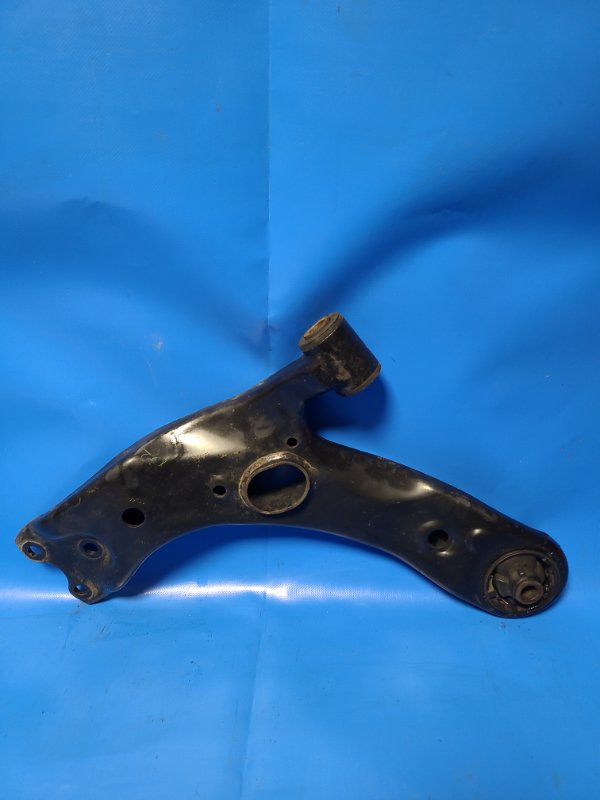 Рычаг передней подвески нижний левый COROLLA 150 06-13