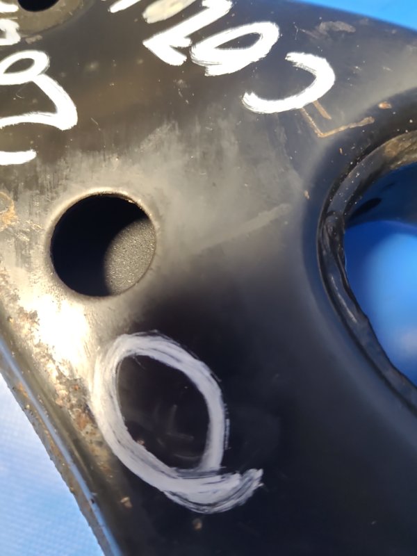 Рычаг передней подвески нижний левый COROLLA 150 06-13